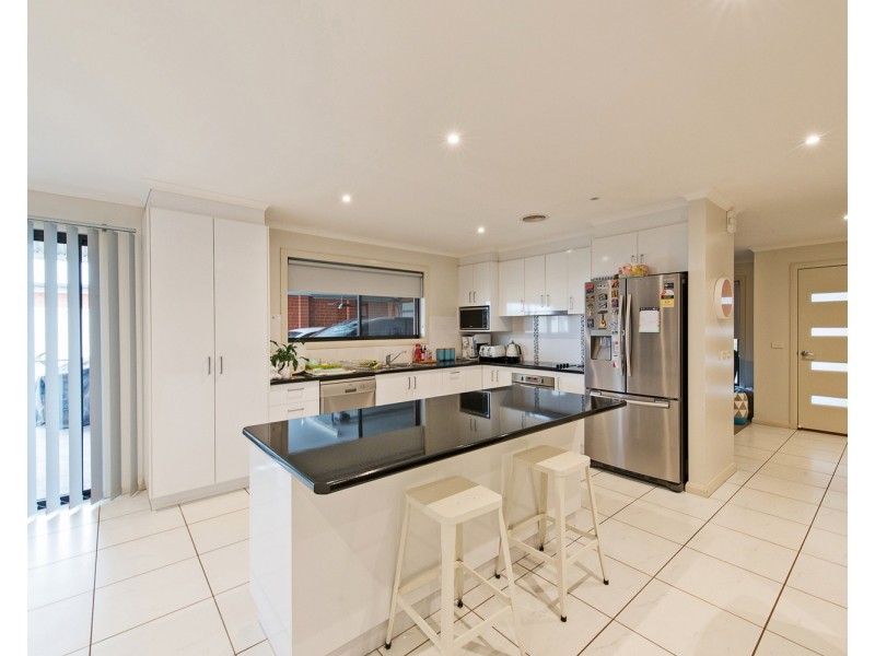 5 Yorrell Close, Swan Hill VIC 3585