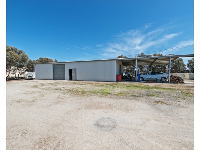 2 Suttie Drive, Swan Hill VIC 3585