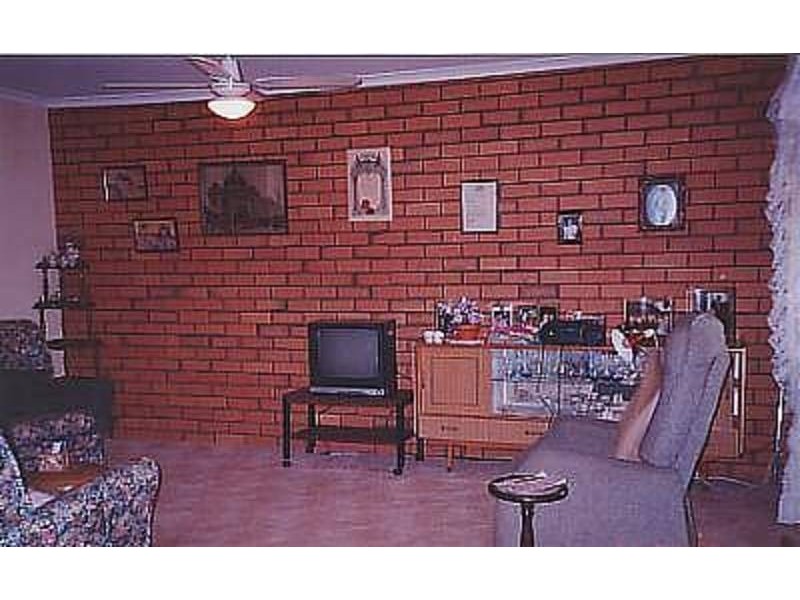 2/64 Stradbroke Avenue, Swan Hill VIC 3585