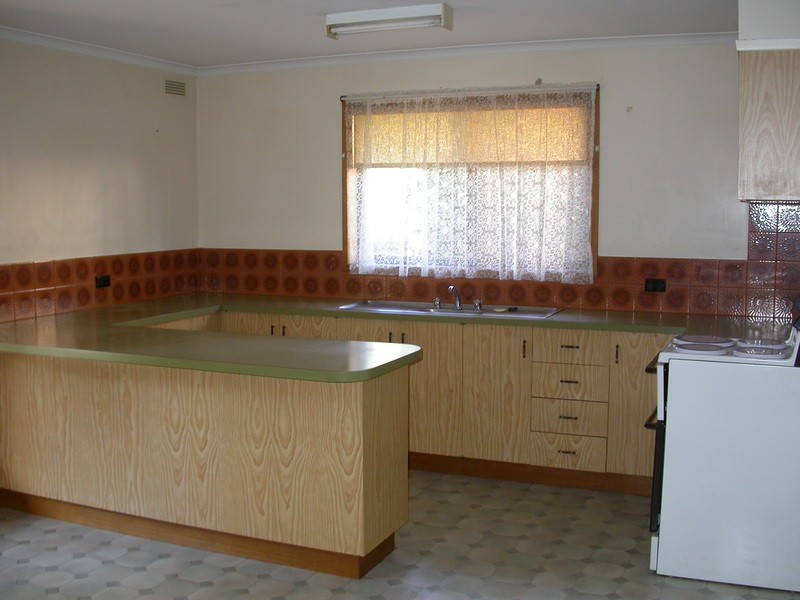 2/64 Stradbroke Avenue, Swan Hill VIC 3585