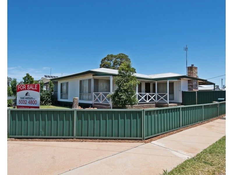 22 Douglas Avenue, Swan Hill VIC 3585