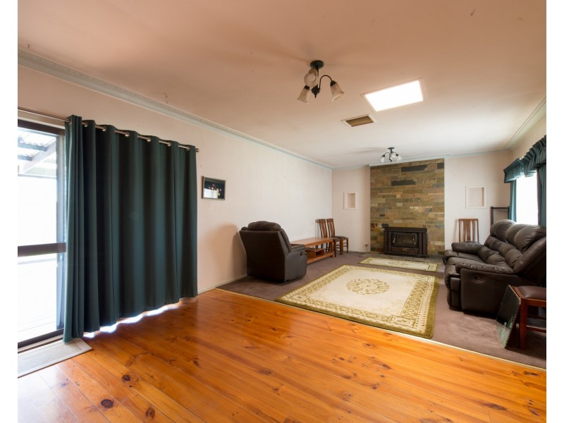 22 Douglas Avenue, Swan Hill VIC 3585