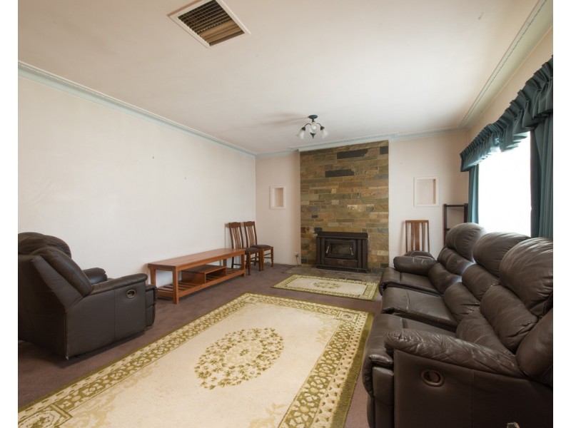 22 Douglas Avenue, Swan Hill VIC 3585