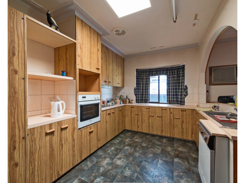 22 Douglas Avenue, Swan Hill VIC 3585