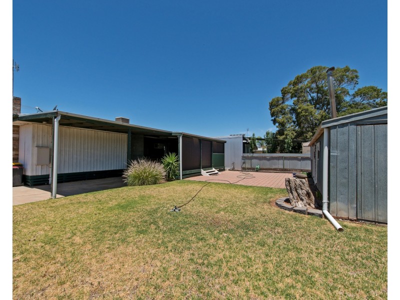 22 Douglas Avenue, Swan Hill VIC 3585