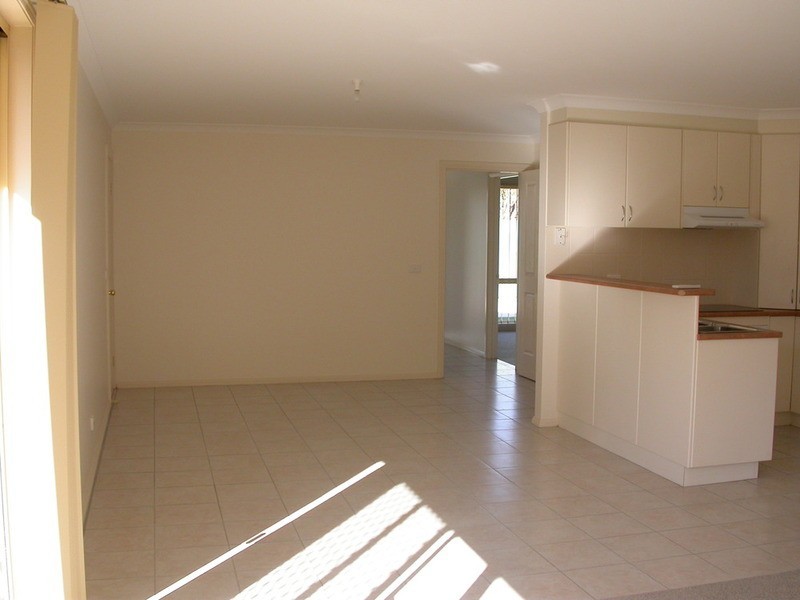 2/131 Stradbroke Avenue, Swan Hill VIC 3585