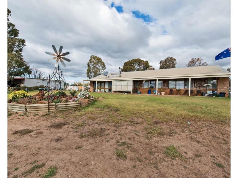 94 Ross Road, Nyah West VIC 3595