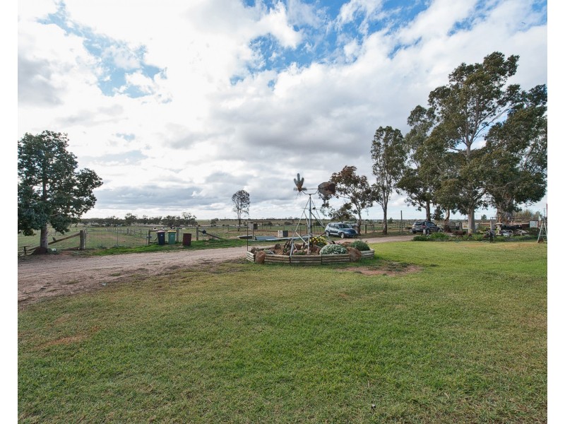 94 Ross Road, Nyah West VIC 3595