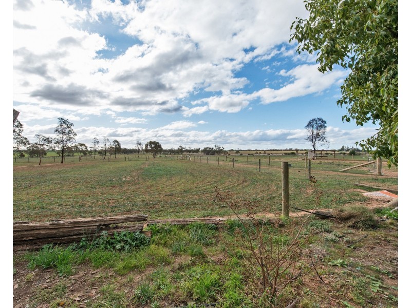 94 Ross Road, Nyah West VIC 3595