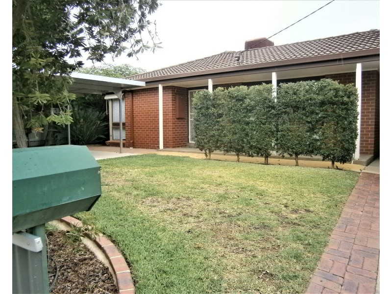 34 Domaille Crescent, Swan Hill VIC 3585