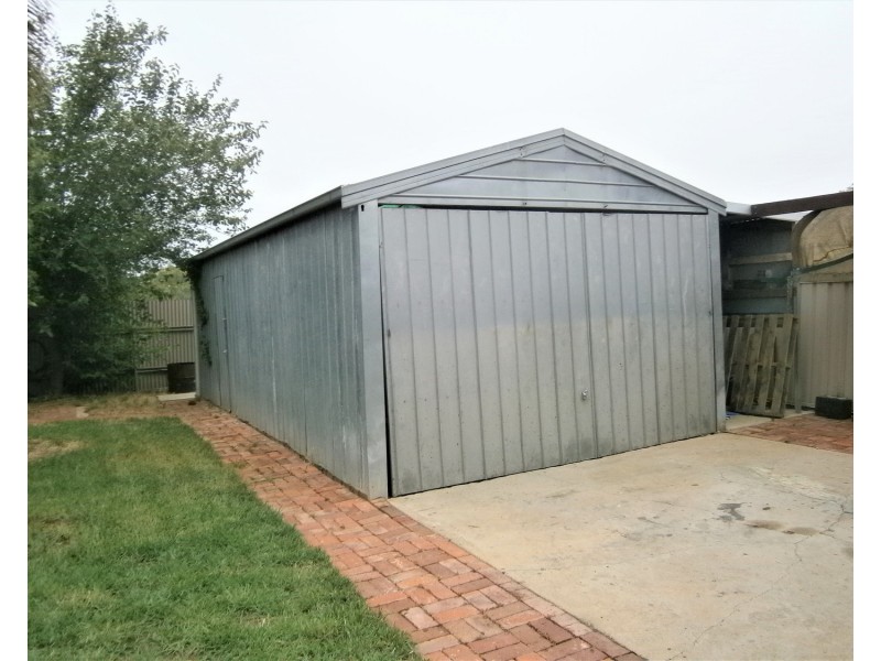 34 Domaille Crescent, Swan Hill VIC 3585