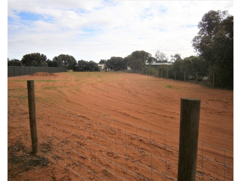 4 Yvonne Close, Swan Hill VIC 3585