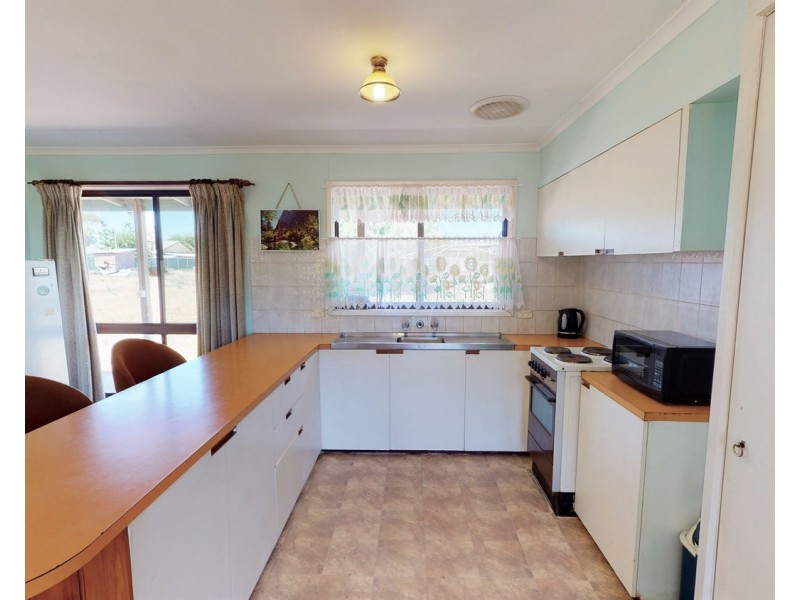 11 Station Street, Piangil VIC 3597