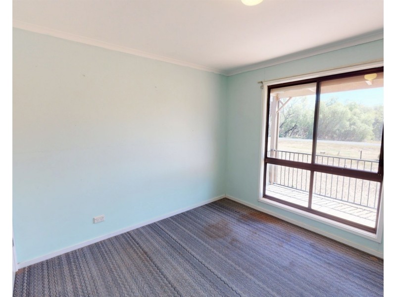 11 Station Street, Piangil VIC 3597