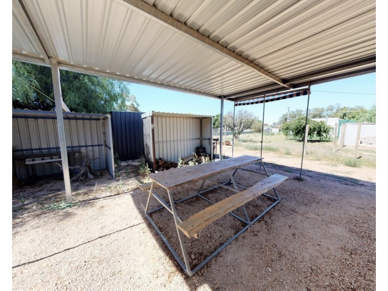 11 Station Street, Piangil VIC 3597