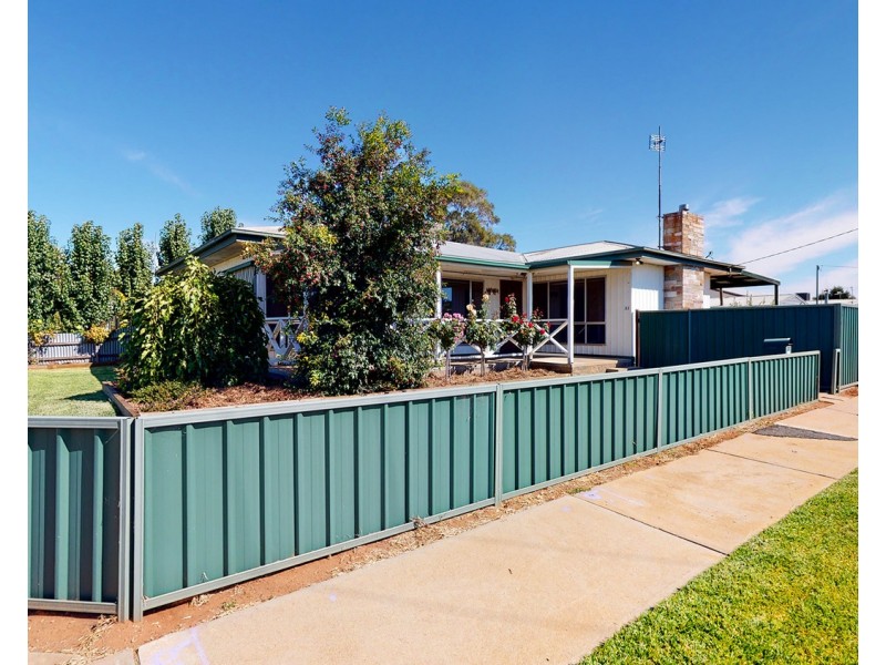 22 Douglas Avenue, Swan Hill VIC 3585