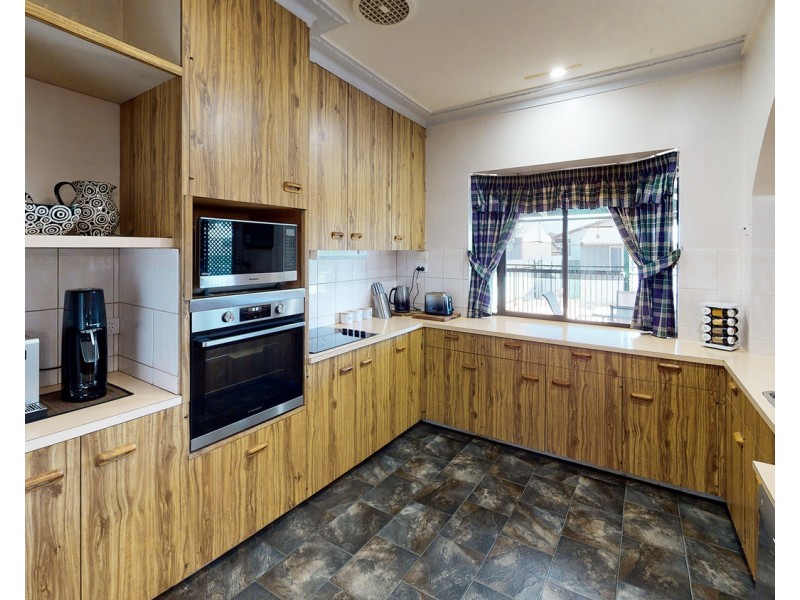 22 Douglas Avenue, Swan Hill VIC 3585