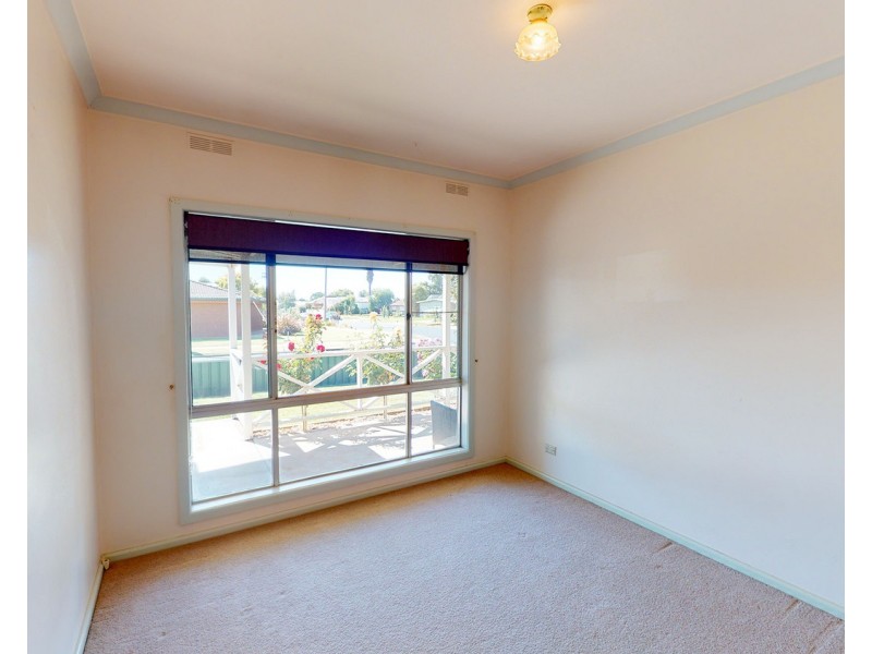 22 Douglas Avenue, Swan Hill VIC 3585