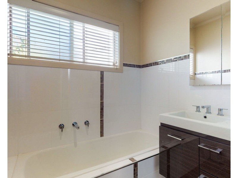 22 Douglas Avenue, Swan Hill VIC 3585