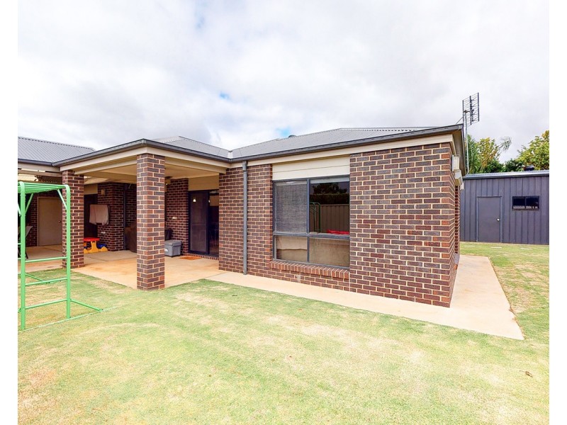 11 Manna Street, Swan Hill VIC 3585