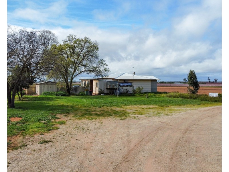 157 Ridge Road, Tresco VIC 3583