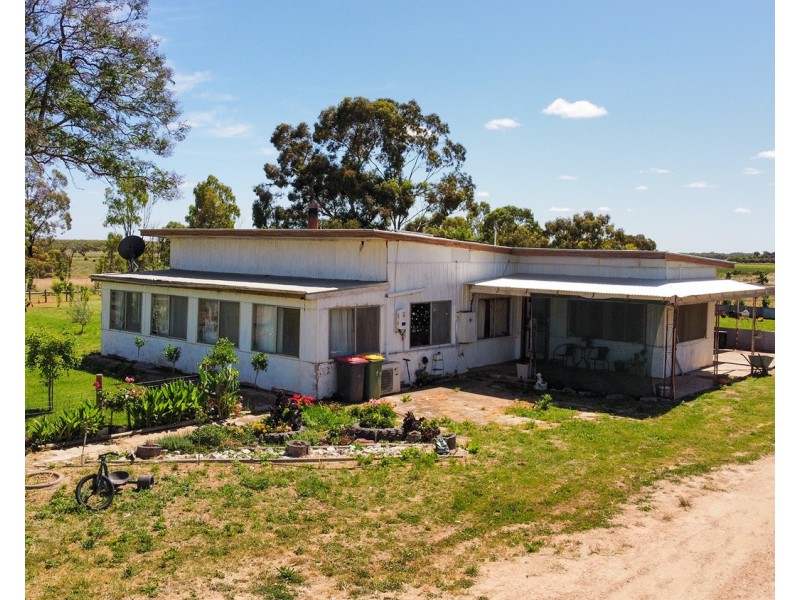 38 Barbour Lane, Nyah West VIC 3595
