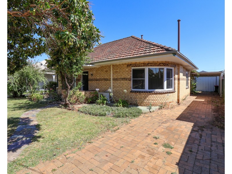 27 Andrew Street, Kerang VIC 3579