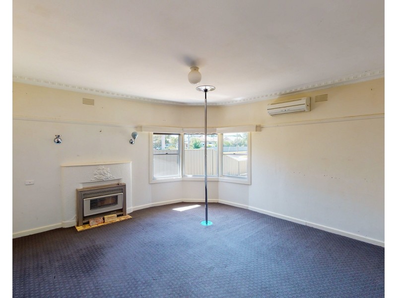 27 Andrew Street, Kerang VIC 3579