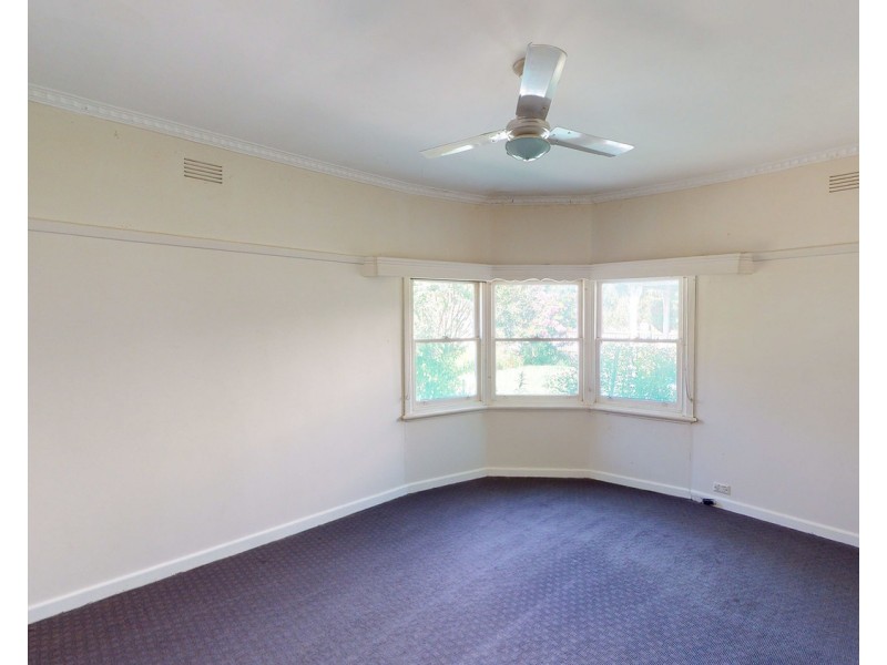 27 Andrew Street, Kerang VIC 3579