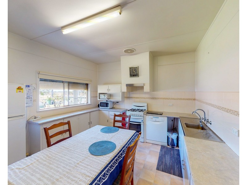 16 Elizabeth Street, Nyah West VIC 3595