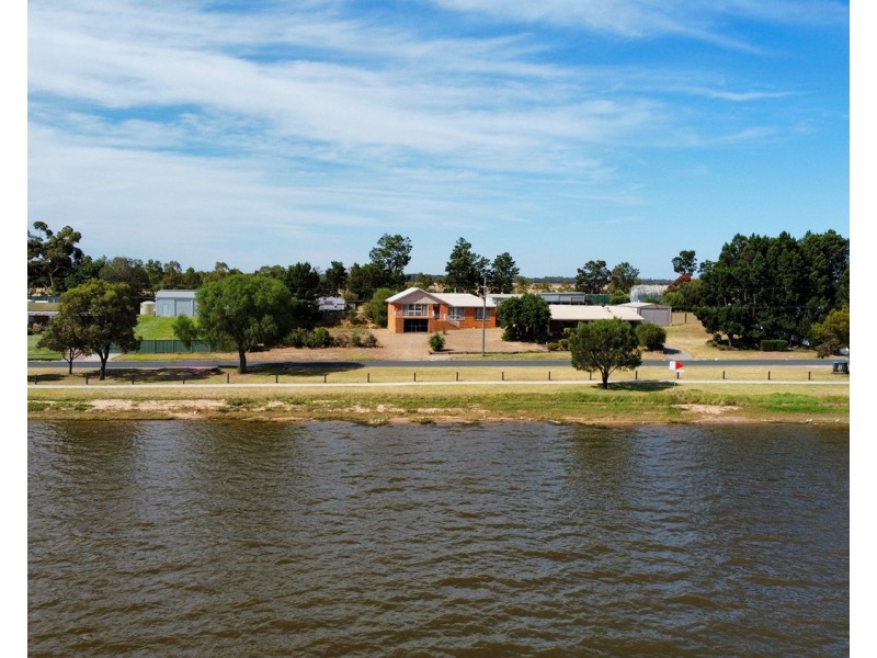 369 Lakeside Drive, Lake Boga VIC 3584