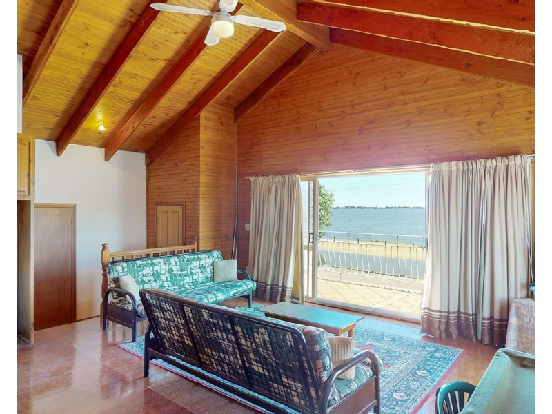 369 Lakeside Drive, Lake Boga VIC 3584