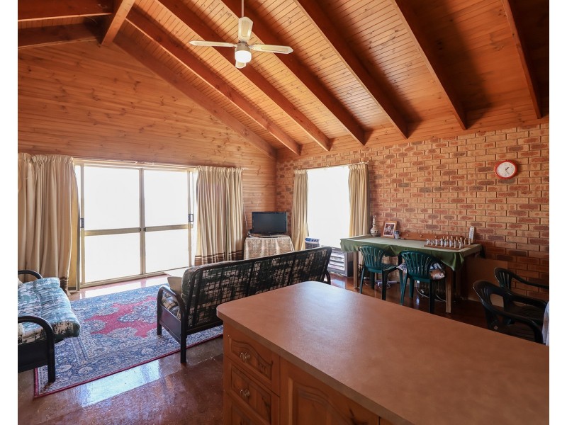 369 Lakeside Drive, Lake Boga VIC 3584