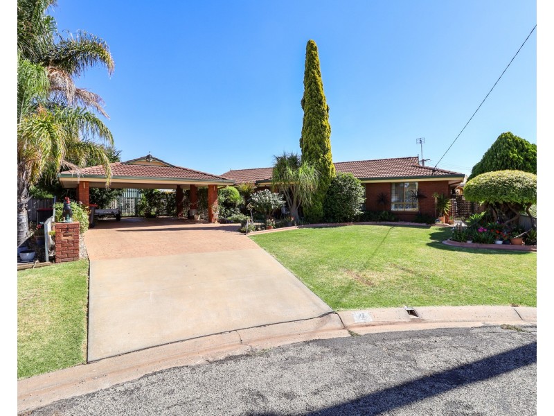 2 Lena Close, Swan Hill VIC 3585