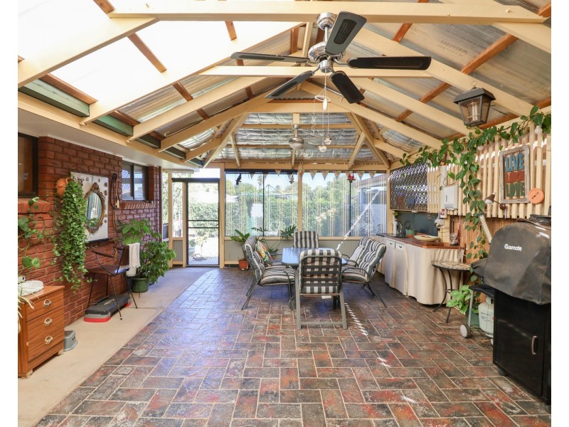 2 Lena Close, Swan Hill VIC 3585