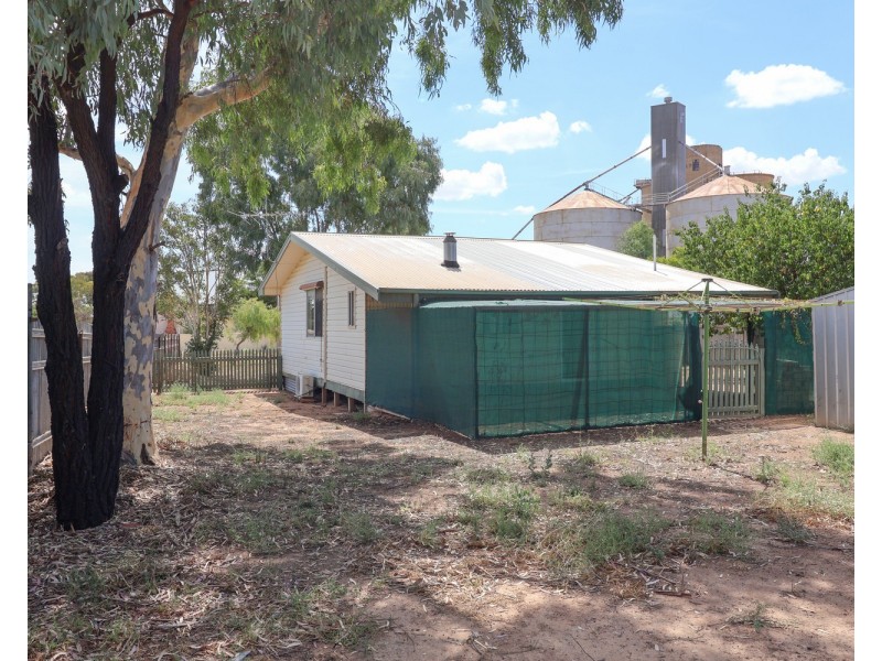 3 Donald Street, Nyah West VIC 3595