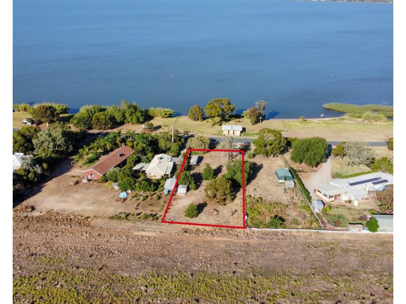 455 Lakeside Drive, Lake Boga VIC 3584