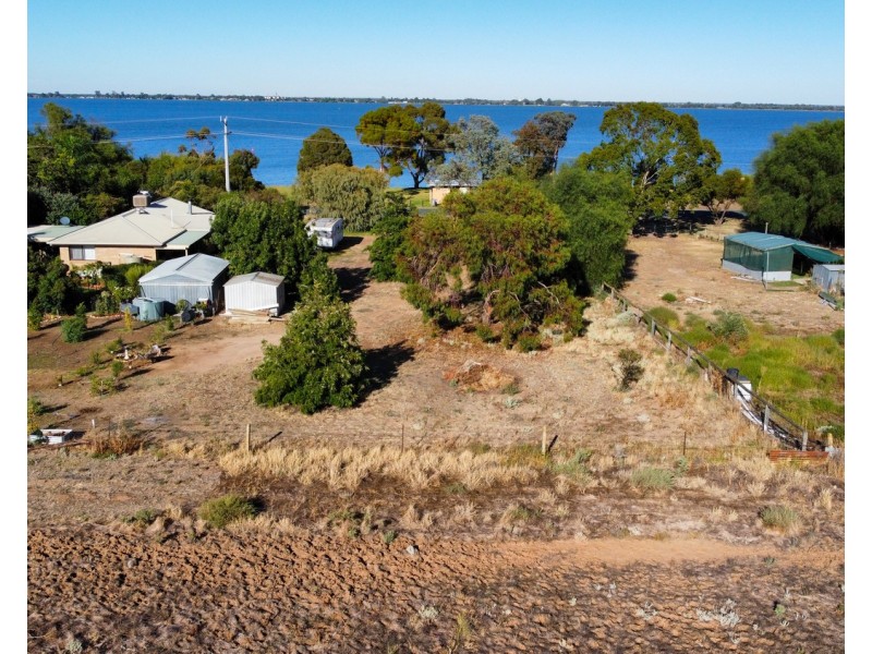 455 Lakeside Drive, Lake Boga VIC 3584