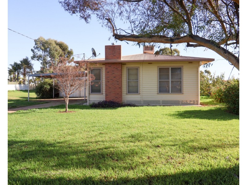 58 Marraboor Street, Lake Boga VIC 3584