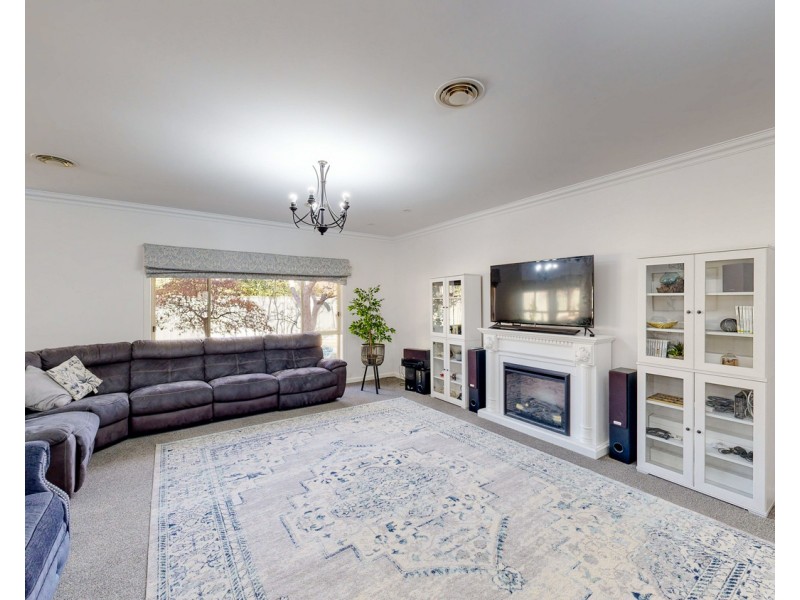 2 Cedar Court, Swan Hill VIC 3585