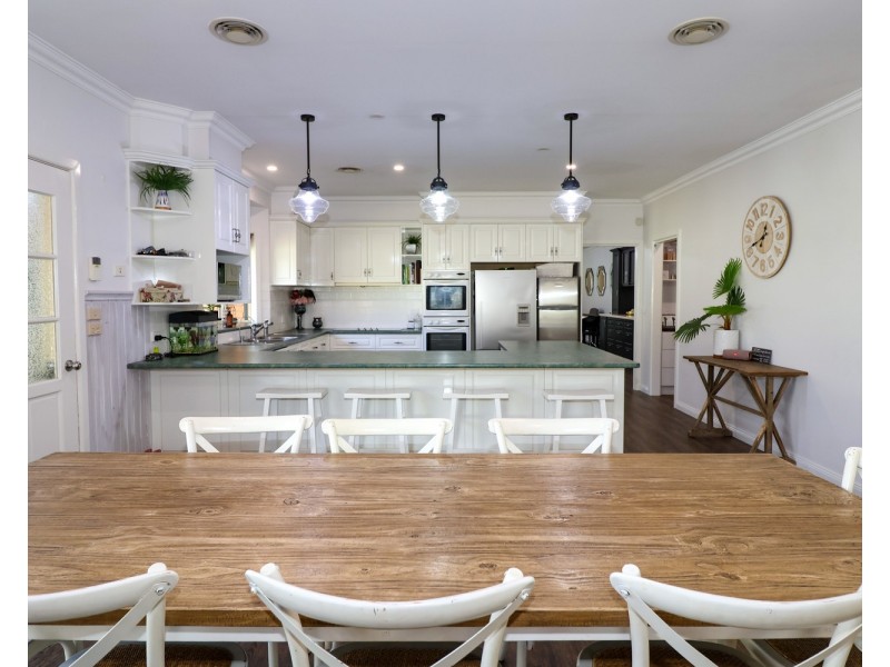 2 Cedar Court, Swan Hill VIC 3585