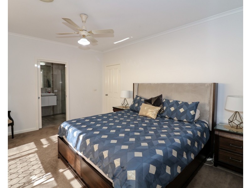 2 Cedar Court, Swan Hill VIC 3585