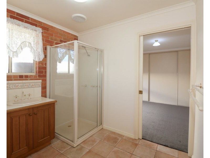 3/74 Stradbroke Avenue, Swan Hill VIC 3585