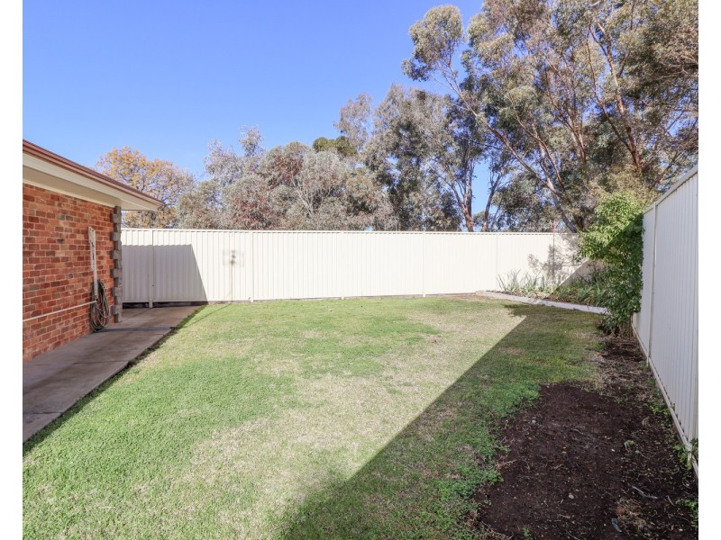 3/74 Stradbroke Avenue, Swan Hill VIC 3585