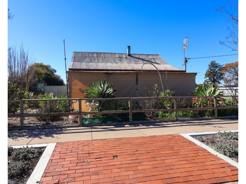 84 Stradbroke Avenue, Nyah VIC 3594