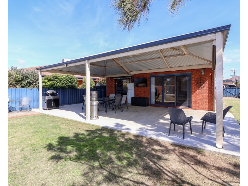 6 Wilkins Grove, Swan Hill VIC 3585