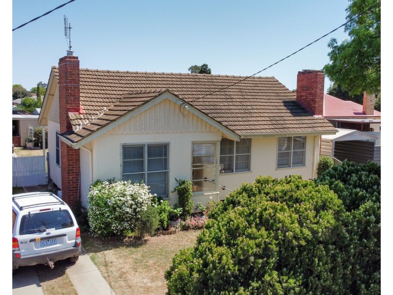38 Stradbroke Avenue, Swan Hill VIC 3585