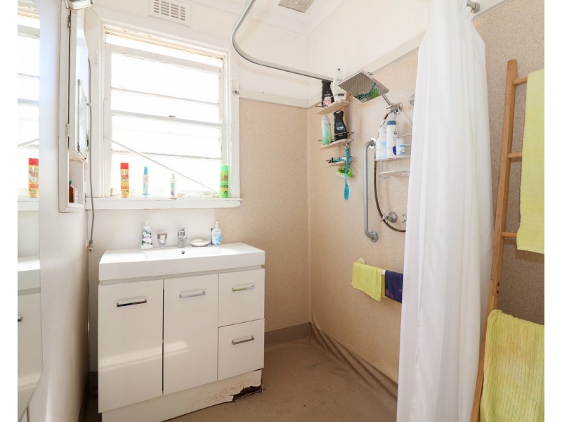 38 Stradbroke Avenue, Swan Hill VIC 3585