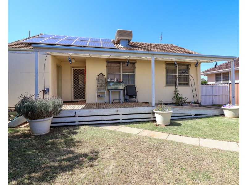 38 Stradbroke Avenue, Swan Hill VIC 3585