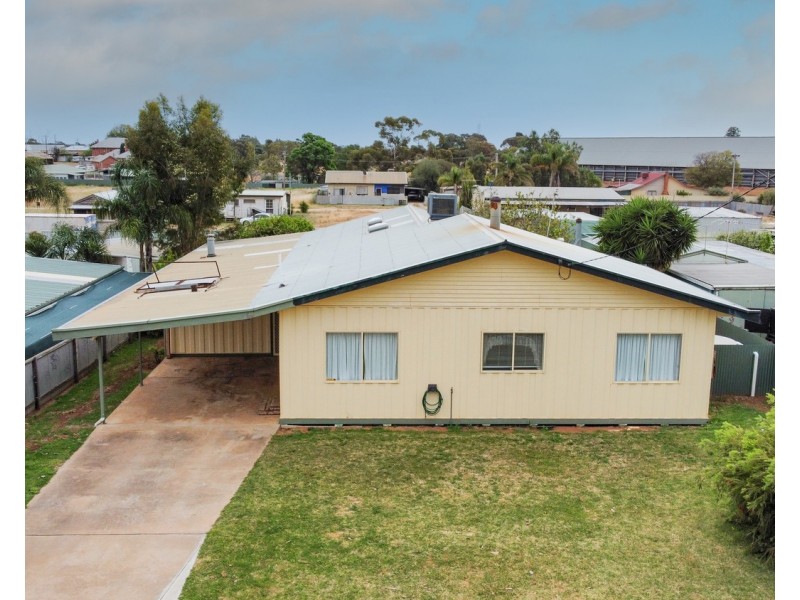 18 Elizabeth Street, Nyah West VIC 3595